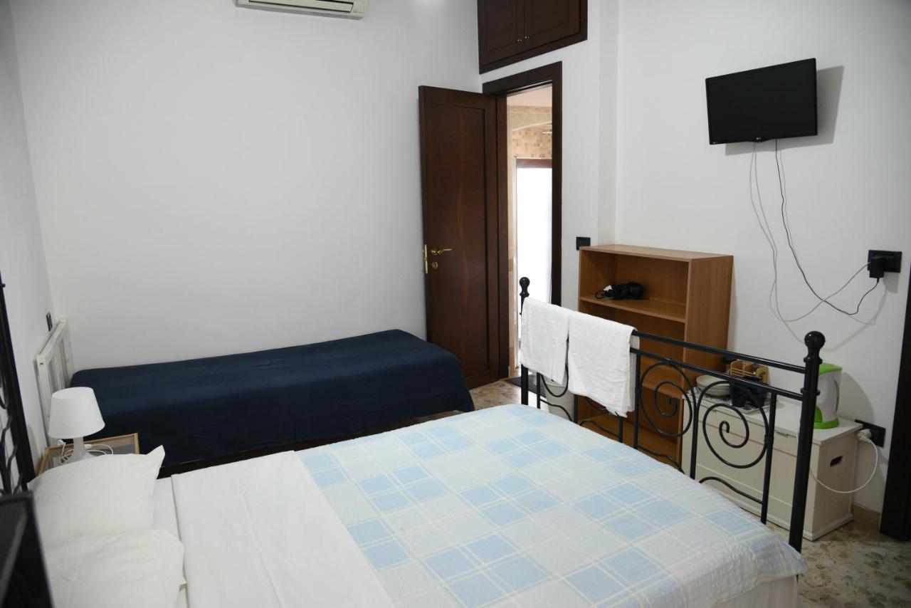 Hotel Corte Trecantaia 11 Holiday Bari Exterior foto